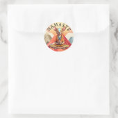 Namaste, chez moi avec mon chien ! Autocollant (Sac)
