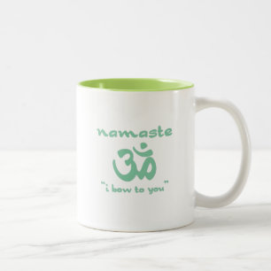 Namaste - Ik buig voor je (in groen) Tweekleurige Koffiemok