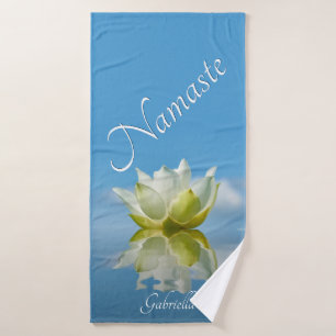 Namaste. Reflecterende Lotus Bloem met Naam Sky Bl Badhanddoek