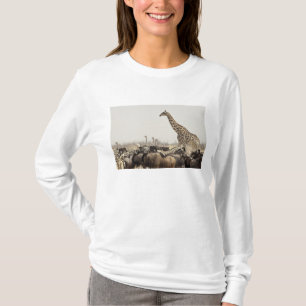 Namibië, Etosha National Park. Een eenzame giraffe T-shirt