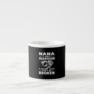Nana en Grandson een obligatie die gebroken kan wo Espresso Kop