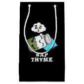 Nap Thyme Funny Sleeping Herb Pun Dark BG Klein Cadeauzakje (Voorkant)