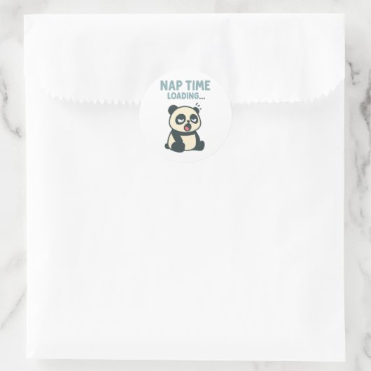 Nap Time Loading: Adorable Sleepy Yawning Panda Ronde Sticker (Tas)