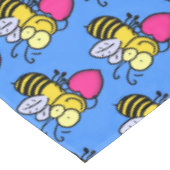 Nappe Belle abeille drôle avec dessin animé du coeur (Angle)