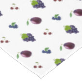 Nappe Bleuets, raisins et autres fruits pourpres sur bla (Angle)