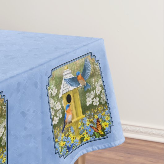 Nappe Bluebirds et Hexagon Birdhouse Blue (In Situ)