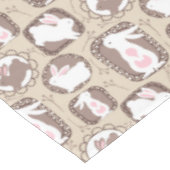 Nappe Bunnies de Pâques Blanches sur Tan et Brown (Angle)