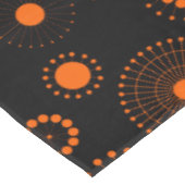 Nappe Cercles d'Halloween orange sur le noir (Angle)