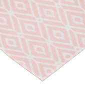 Nappe Chic pastel rose pâle ikat motif de diamants triba (Angle)