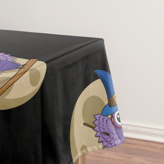 Nappe Chouette de l'assistant de dessin animé volant sur (In Situ)