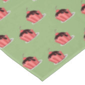Nappe Coupes de crème glacée rose sur vert (Angle)