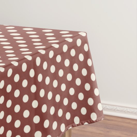 Nappe Cranberry et White Polka Dot (In Situ)