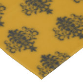 Nappe Damas noir sur motif jaune moutarde (Angle)