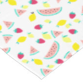 Nappe de mignons fruits d'été colorés (Angle)