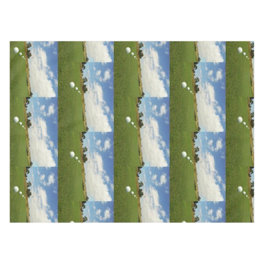 Nappe Des Boules De Golf Bordées Au Drapeau, (Devant (Horizontal))