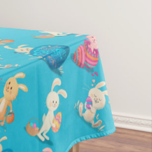 Nappe Des lapins de Pâques peignant des oeufs sur le mo