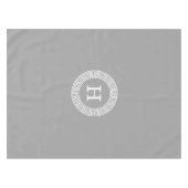 Nappe Dk Grey Wht Gris Clé Grecque Rnd Cadre Initial Mon (Devant (Horizontal))