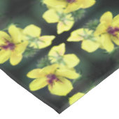 Nappe Fleur sauvage jaune délicat Art Abstrait (Angle)