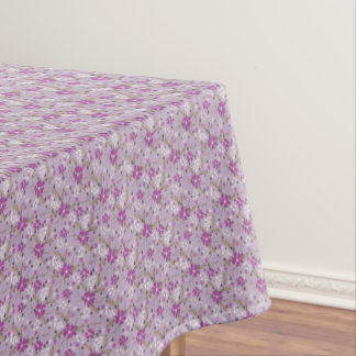 Nappe Fleurs blanches et violettes sur un fond lilas pâl