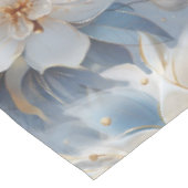 Nappe Fleurs bleues, blanches et dorées sur soie (Angle)