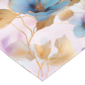 Nappe Fleurs bleues éthérées dans les pastels doux Encre (Angle)