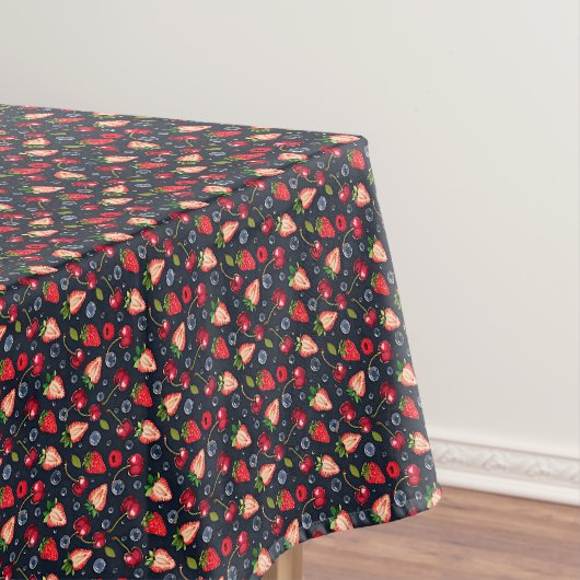 Nappe Fraises et cerises sur un fond sombre (In Situ)