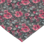 Nappe Framboise, fleurs bordeaux sur gris foncé (Angle)