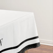 Nappe Frontière noire classique décorée d'un monogramme (In Situ)