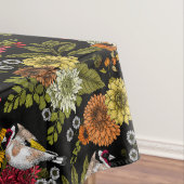 Nappe Goldfinches dans le jardin sur noir (In Situ)