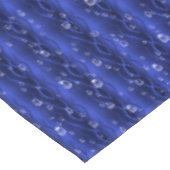 Nappe gouttes de pluie sur le métal bleu (Angle)