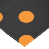 Nappe Grand pois - orange sur le noir (Angle)