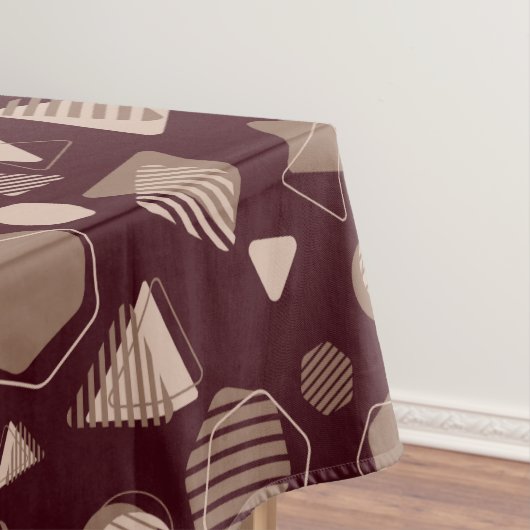 Nappe Hexagon & Triangle Rose & Brown sur Motif Maroon (In Situ)