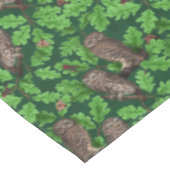 Nappe Hiboux dans la forêt sur fond vert foncé (Angle)