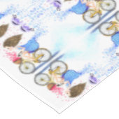 Nappe Jeune Fille Sur Une Table À Vélo Amour Romantique (Angle)