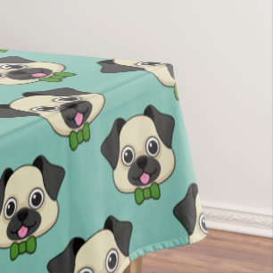 Nappe Joli chien Carlin avec Papillon