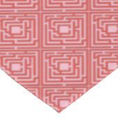 Nappe Labyrinthe rouge espiègle sur toute couleur (Angle)