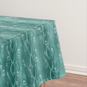 Nappe Les gouttes de pluie sur le métal vert