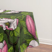 Nappe Magnolia en floraison sur vert foncé (In Situ)