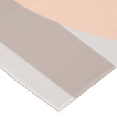 Nappe Main des femmes poussant le bouton snooze du révei (Angle)