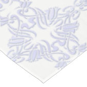 Nappe motif floral damassé violet (Angle)