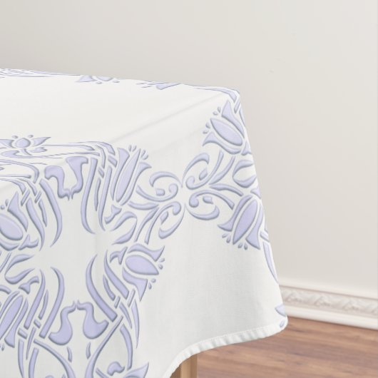 Nappe motif floral damassé violet (In Situ)