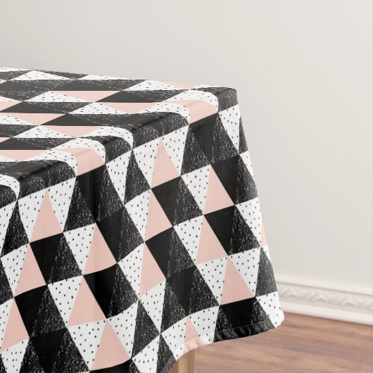 Nappe Motif géométrique de triangle tirée par la main (In Situ)