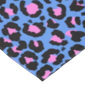 Nappe Motif léopard en framboise sur bleu électrique (Angle)