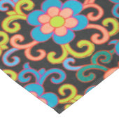 Nappe Motif noir chic avec fleurs colorées (Angle)