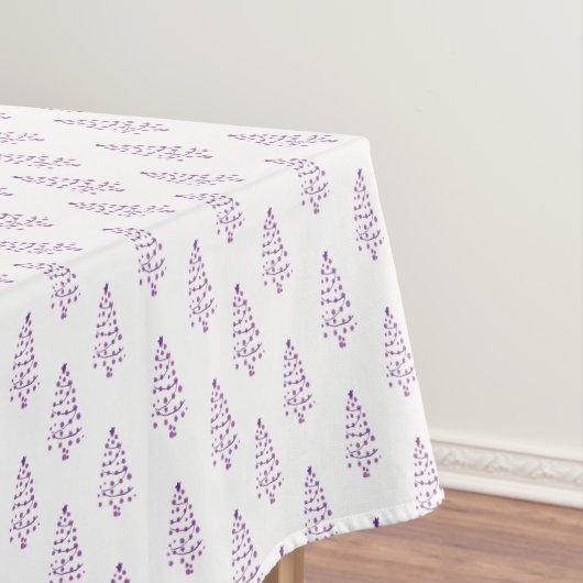 Nappe Motif simple d'arbre de Noël blanc et violet (In Situ)