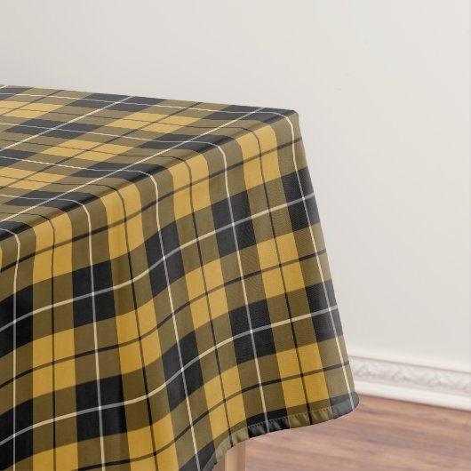 Nappe Or et plaid sportif de noir (In Situ)