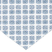 Nappe Ornement brodé bleu sur blanc (Angle)