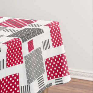 Nappe Pneuka rouge gris patchwork sur arrière - plan bla