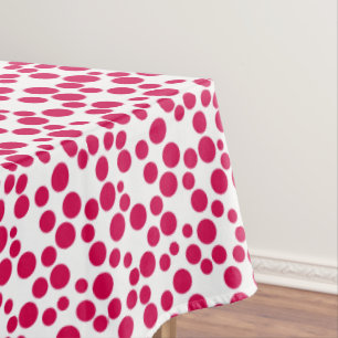 Nappe pois rouges sur un arrière - plan blanc
