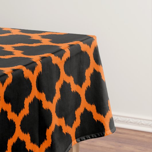 Nappe Quatrefol Marocain Orange Moderne Sur Noir (In Situ)